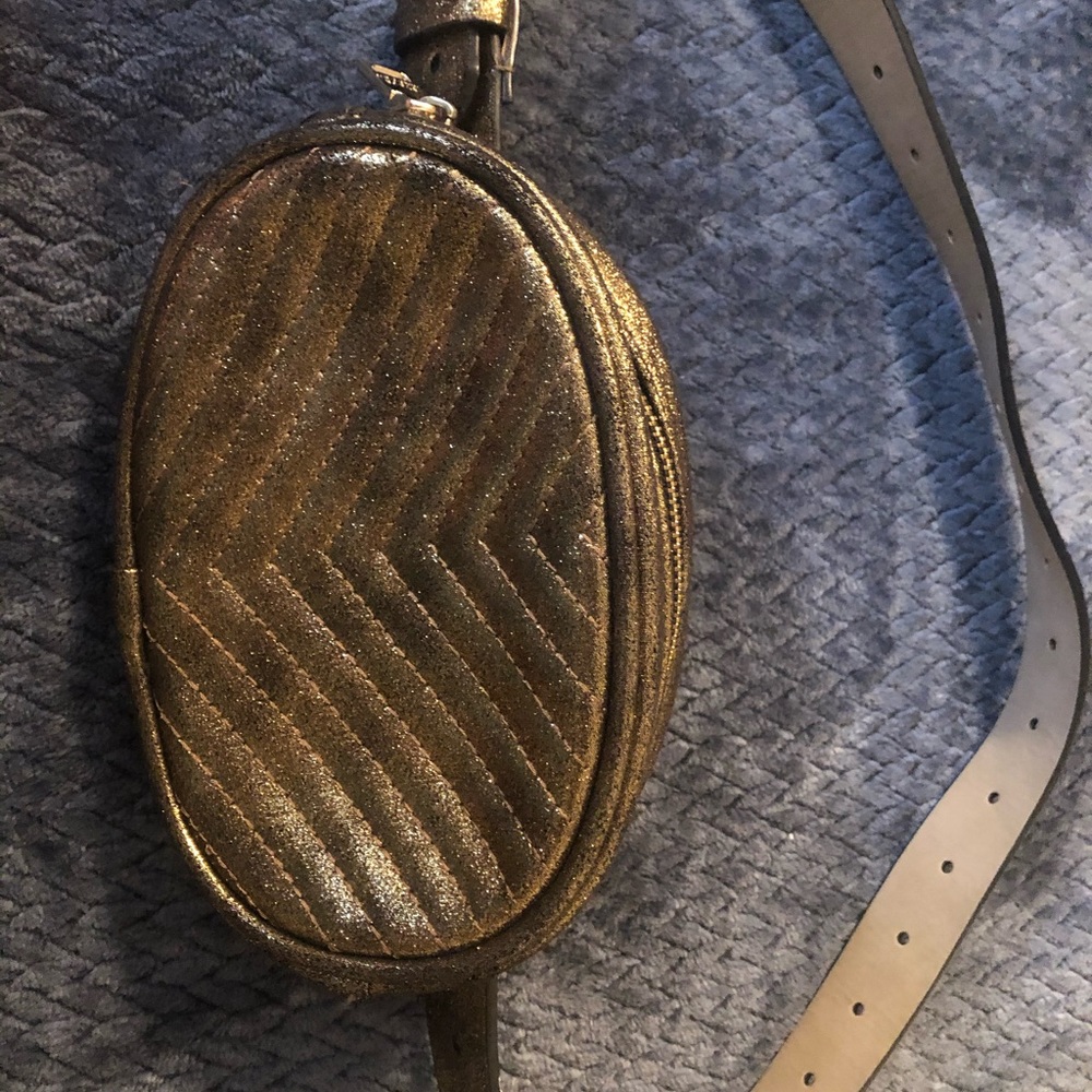 Metallic Gold Fanny Pack - Picture 2 of 3